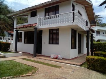 VENDO CASA CAMPESTRE CONJUNTO CARMEN DE APICALA - URGEME