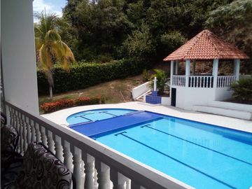 VENDO CASA CAMPESTRE CONJUNTO CARMEN DE APICALA - URGEME