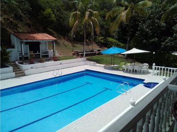 VENDO CASA CAMPESTRE CONJUNTO CARMEN DE APICALA - URGEME