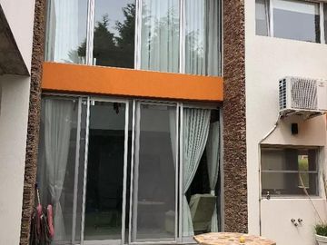 Casa en venta - 4 Dormitorios 3 Baños - Cocheras - 1.100Mts2 - Presidente Perón