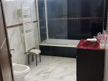 Casa en venta - 4 Dormitorios 3 Baños - Cocheras - 1.100Mts2 - Presidente Perón