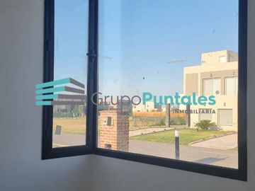 Propiedad a Estrenar a la Venta en Lagos de Canning sobre lote de 600m2 interno con excelente orientación de sol