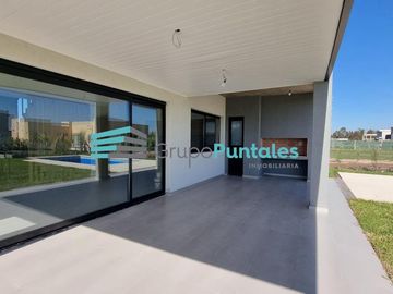 Propiedad a Estrenar a la Venta en Lagos de Canning sobre lote de 600m2 interno con excelente orientación de sol