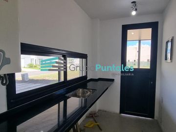 Propiedad a Estrenar a la Venta en Lagos de Canning sobre lote de 600m2 interno con excelente orientación de sol