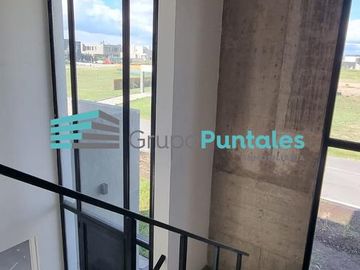 Propiedad a Estrenar a la Venta en Lagos de Canning sobre lote de 600m2 interno con excelente orientación de sol