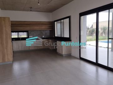 Propiedad a Estrenar a la Venta en Lagos de Canning sobre lote de 600m2 interno con excelente orientación de sol