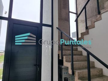 Propiedad a Estrenar a la Venta en Lagos de Canning sobre lote de 600m2 interno con excelente orientación de sol