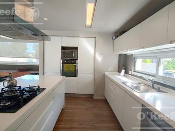Casa moderna en venta 5 ambientes  en Fincas de Hudson Barrio Cerrado. Hudson, Berazategui