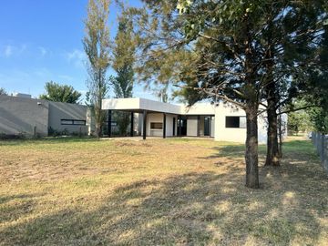 Casa a estrenar de 3 dormitorios en Estancia la Rinconada