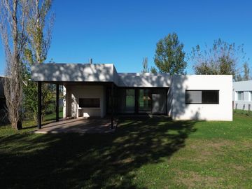 Casa a estrenar de 3 dormitorios en Estancia la Rinconada