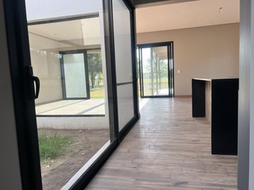 Casa a estrenar de 3 dormitorios en Estancia la Rinconada