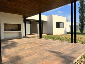 Casa a estrenar de 3 dormitorios en Estancia la Rinconada