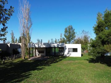 Casa a estrenar de 3 dormitorios en Estancia la Rinconada