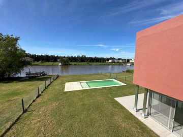 Casa Al Río En Venta - Barrio San Juan, Villanueva, Tigre