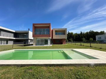Casa Al Río En Venta - Barrio San Juan, Villanueva, Tigre