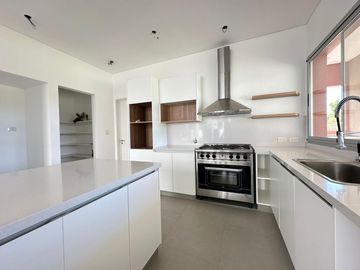 Casa Al Río En Venta - Barrio San Juan, Villanueva, Tigre