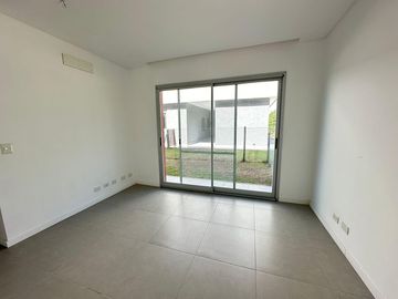 Casa Al Río En Venta - Barrio San Juan, Villanueva, Tigre