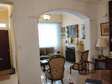Amplia casa en  venta en Ramón Falcón 3300, Flores