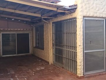 Casa en Barrio Jardin - Dacal Bienes Raices
