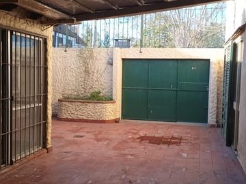 Casa en Barrio Jardin - Dacal Bienes Raices