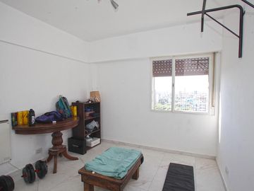 Departamento de 3 dormitorios en  Florida a una cuadra de Avda Maipú