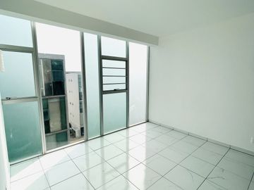 GRAN OPORTUNIDA DE INVERSION, IMPECABLE DEPARTAMENTO EN VENTA EN CIMA ESMERALDA