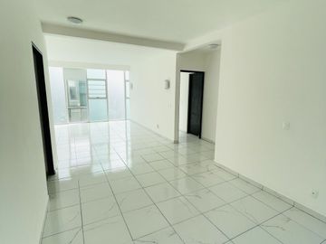GRAN OPORTUNIDA DE INVERSION, IMPECABLE DEPARTAMENTO EN VENTA EN CIMA ESMERALDA