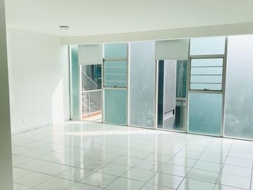GRAN OPORTUNIDA DE INVERSION, IMPECABLE DEPARTAMENTO EN VENTA EN CIMA ESMERALDA