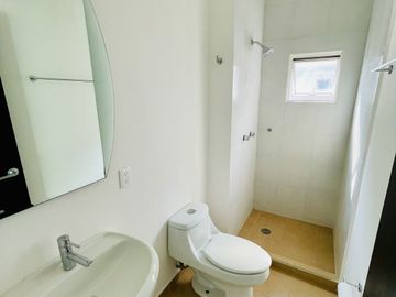 GRAN OPORTUNIDA DE INVERSION, IMPECABLE DEPARTAMENTO EN VENTA EN CIMA ESMERALDA