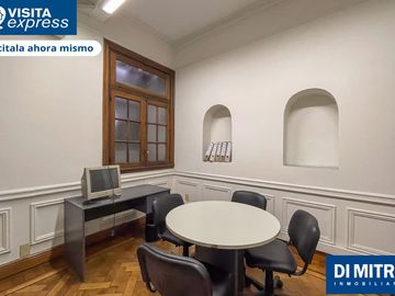 Un PH unico, con mas de 10 ambientes para aprovechar cada espacio! Visitalo Express HOY mismo!