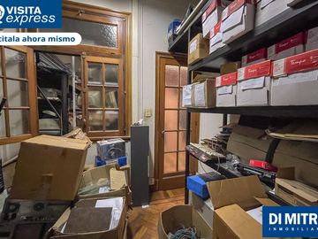 Un PH unico, con mas de 10 ambientes para aprovechar cada espacio! Visitalo Express HOY mismo!