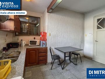 Un PH unico, con mas de 10 ambientes para aprovechar cada espacio! Visitalo Express HOY mismo!