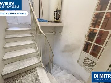 Un PH unico, con mas de 10 ambientes para aprovechar cada espacio! Visitalo Express HOY mismo!
