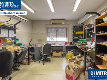 Un PH unico, con mas de 10 ambientes para aprovechar cada espacio! Visitalo Express HOY mismo!