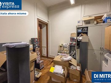 Un PH unico, con mas de 10 ambientes para aprovechar cada espacio! Visitalo Express HOY mismo!