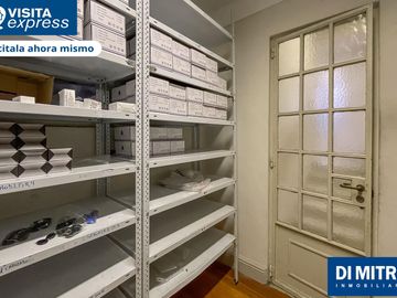 Un PH unico, con mas de 10 ambientes para aprovechar cada espacio! Visitalo Express HOY mismo!