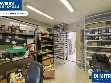 Un PH unico, con mas de 10 ambientes para aprovechar cada espacio! Visitalo Express HOY mismo!