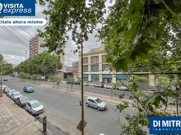 Un PH unico, con mas de 10 ambientes para aprovechar cada espacio! Visitalo Express HOY mismo!