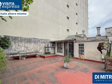 Un PH unico, con mas de 10 ambientes para aprovechar cada espacio! Visitalo Express HOY mismo!