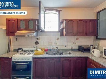 Un PH unico, con mas de 10 ambientes para aprovechar cada espacio! Visitalo Express HOY mismo!