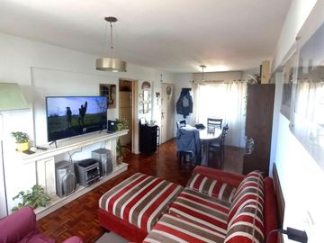 Departamento en venta - 3 Dormitorios 2 Baños - 71mts2 - Villa Lugano