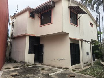 CASA EN VENTA EN VILLAHERMOSA