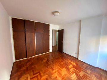 Departamento en venta de 2 dormitorios 2 baños Cochera a metros del Buen Pastor