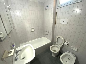 Departamento en venta de 2 dormitorios 2 baños Cochera a metros del Buen Pastor