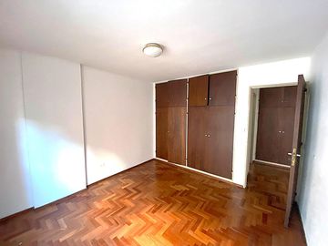 Departamento en venta de 2 dormitorios 2 baños Cochera a metros del Buen Pastor