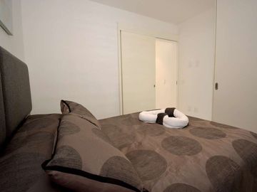 ENCANTADOR DEPARTAMENTO DE UNA RECÁMARA CON PATIO Y JACUZZI, EXCELENTE UBICACIÓN
