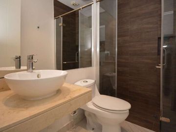 ENCANTADOR DEPARTAMENTO DE UNA RECÁMARA CON PATIO Y JACUZZI, EXCELENTE UBICACIÓN