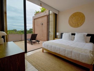 RETIRO DE LUJO EN COMUNIDAD CON CAMPO DE GOLF EN CORASOL