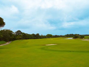 RETIRO DE LUJO EN COMUNIDAD CON CAMPO DE GOLF EN CORASOL