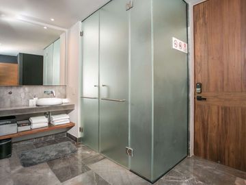 SOFISTICADO ESTUDIO DE ESTILO UNICO